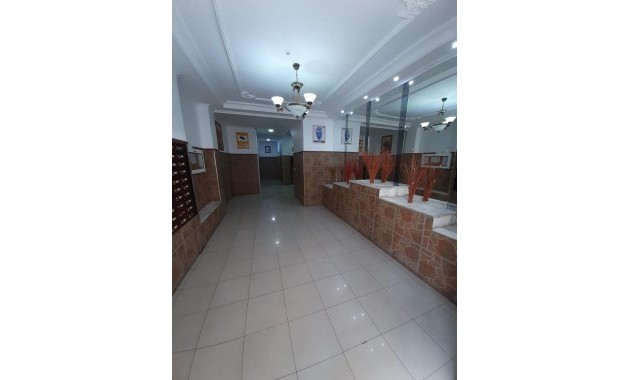 Venta - Apartamento / piso -
Torrevieja - Centro