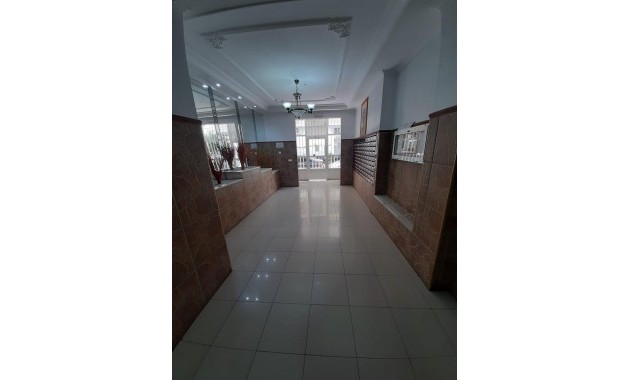 Venta - Apartamento / piso -
Torrevieja - Centro