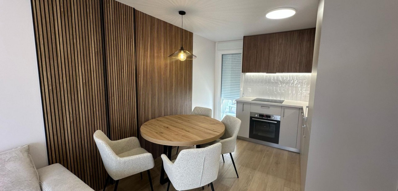 Venta - Bungalow -
Torrevieja - Centro