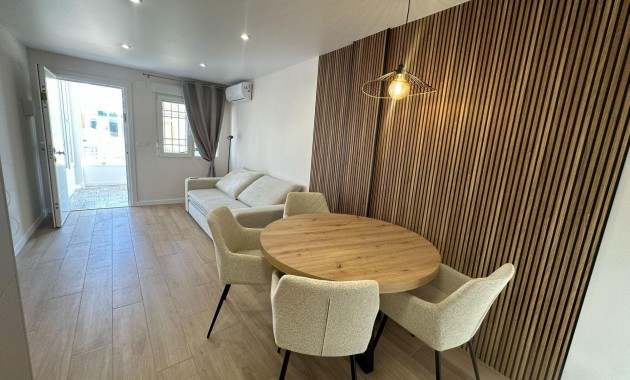 Venta - Bungalow -
Torrevieja - Centro