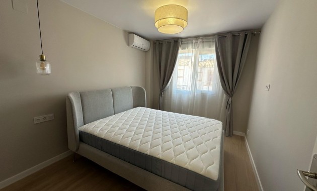 Venta - Bungalow -
Torrevieja - Centro