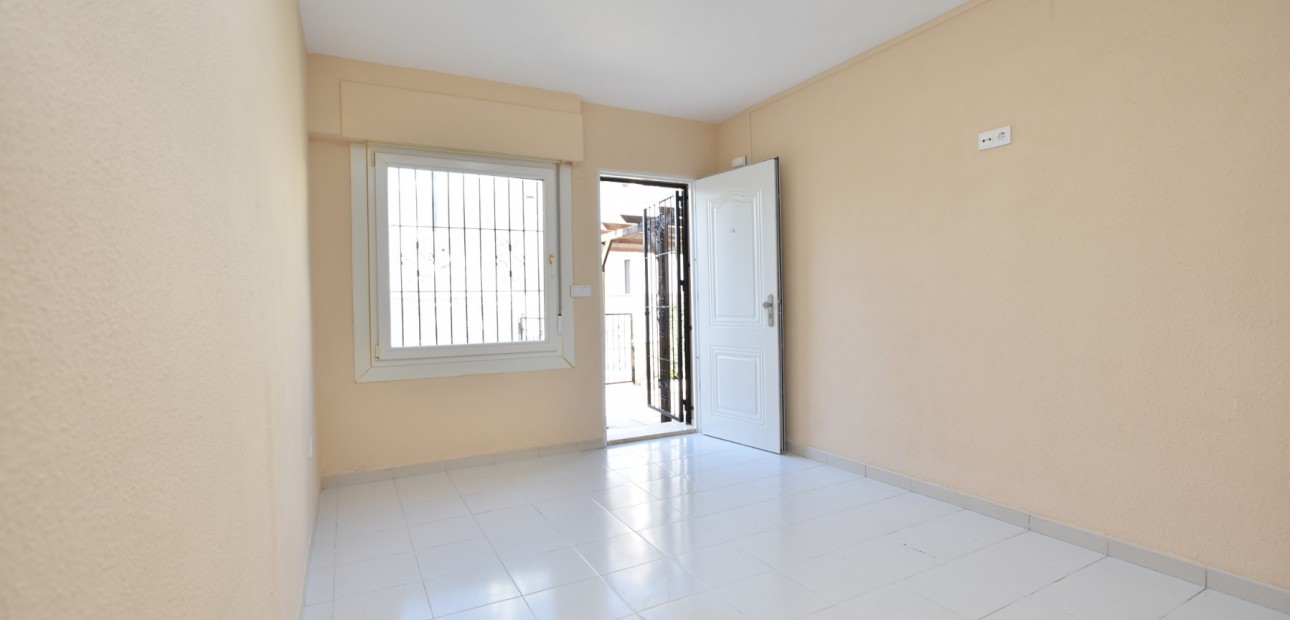Venta - Adosado -
Torrevieja - Lago Jardin