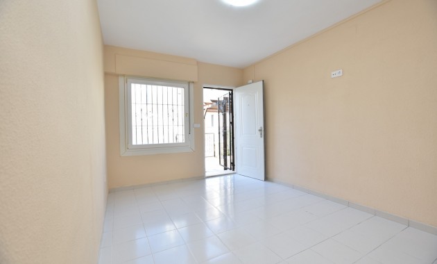 Venta - Adosado -
Torrevieja - Lago Jardin