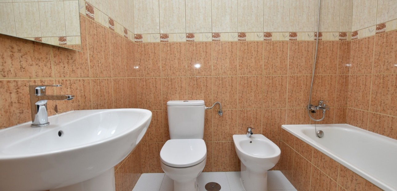 Venta - Adosado -
Torrevieja - Lago Jardin