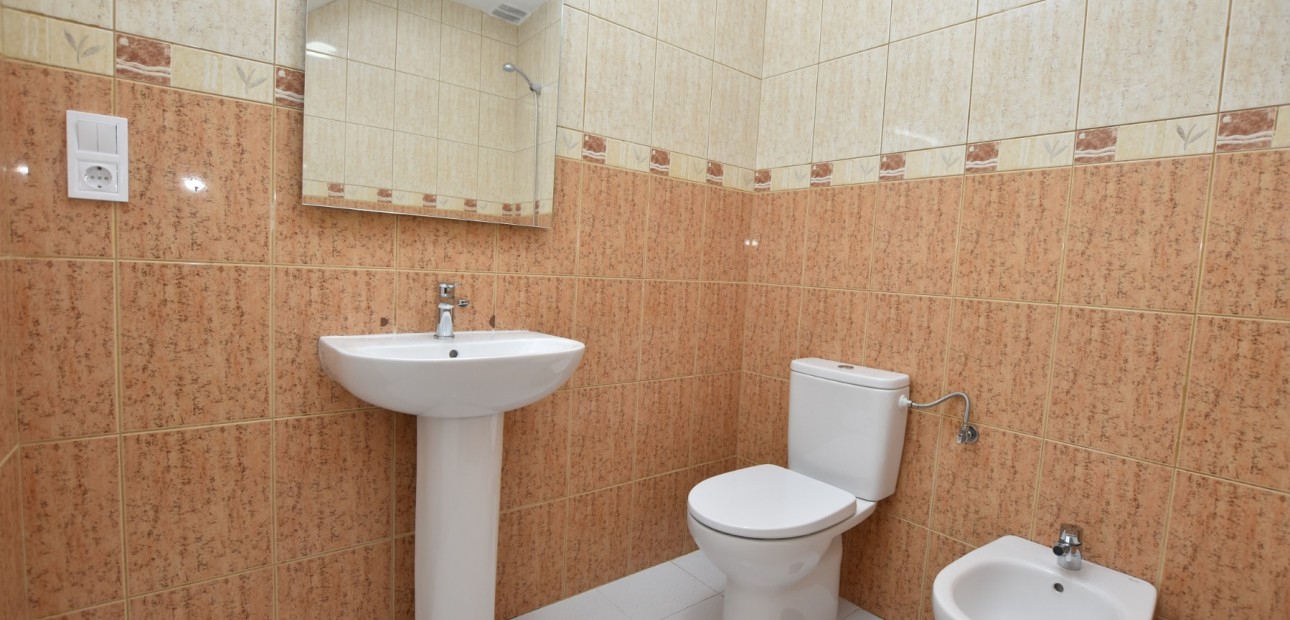 Venta - Adosado -
Torrevieja - Lago Jardin