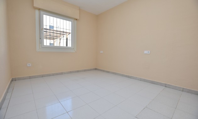 Venta - Adosado -
Torrevieja - Lago Jardin