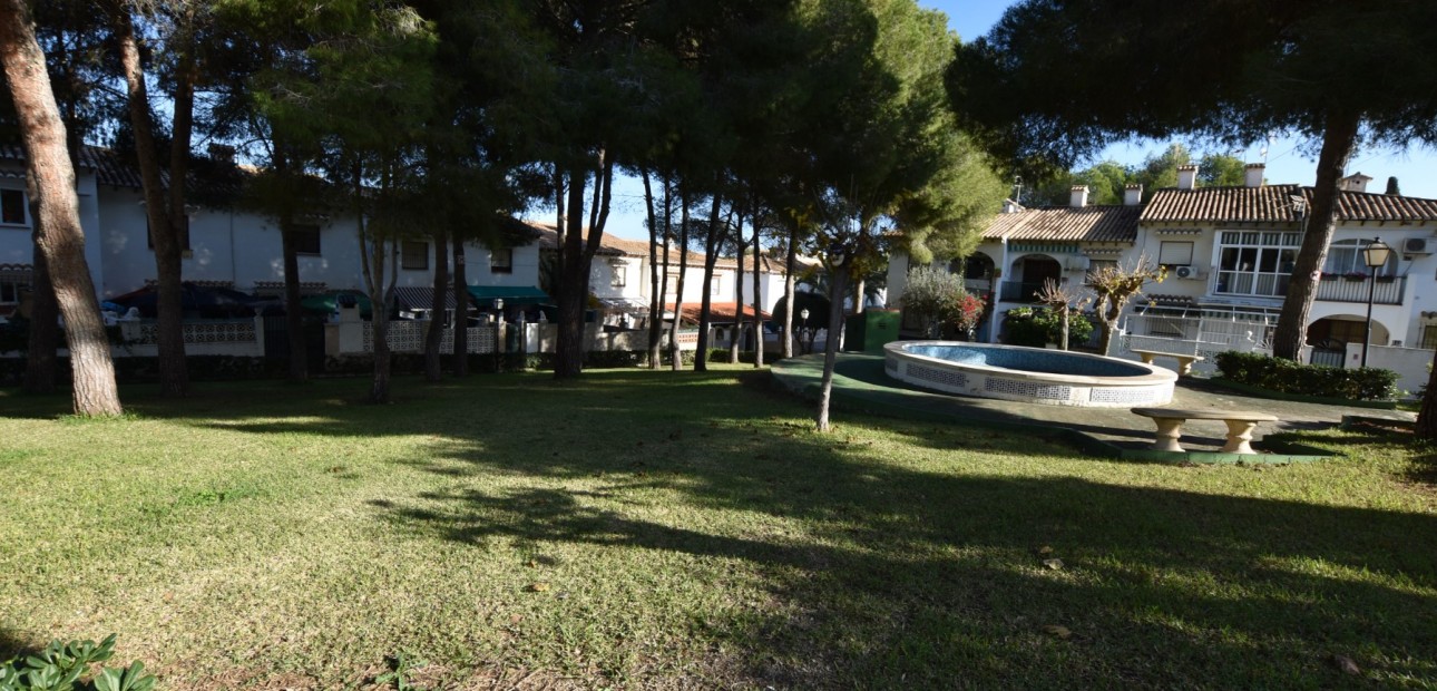Venta - Adosado -
Torrevieja - Lago Jardin