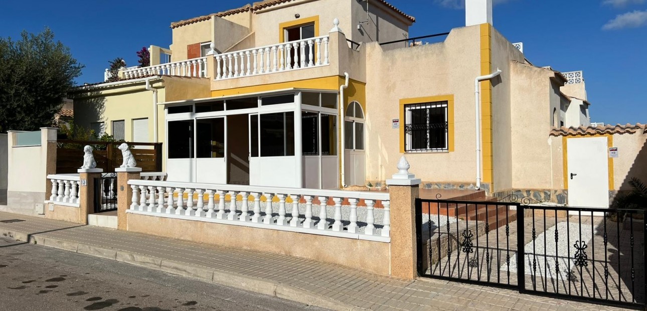 Venta - Adosado -
Orihuela Costa - Punta Prima