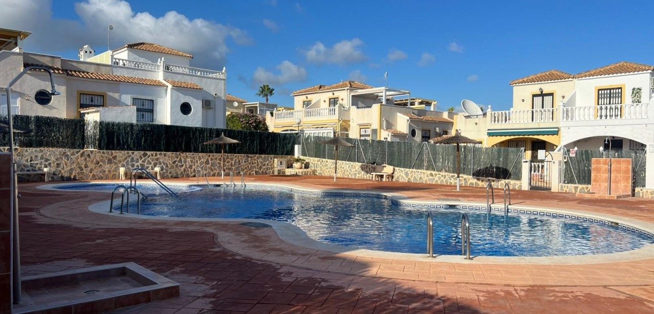 Venta - Adosado -
Orihuela Costa - Punta Prima