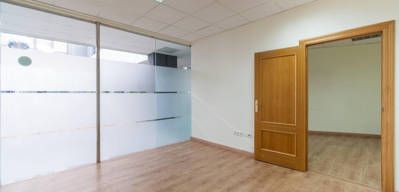 Long time Rental - Commercial Unit -
Orihuela Costa - Playa Flamenca