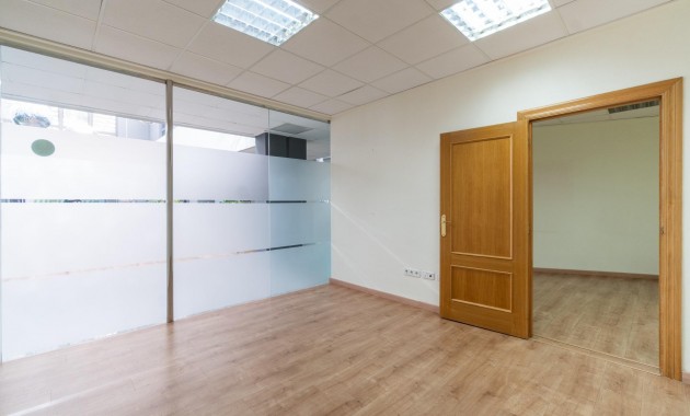 Long time Rental - Commercial Unit -
Orihuela Costa - Playa Flamenca