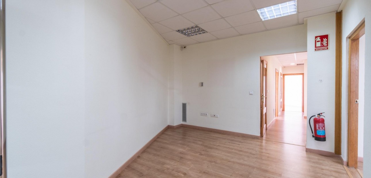 Long time Rental - Commercial Unit -
Orihuela Costa - Playa Flamenca