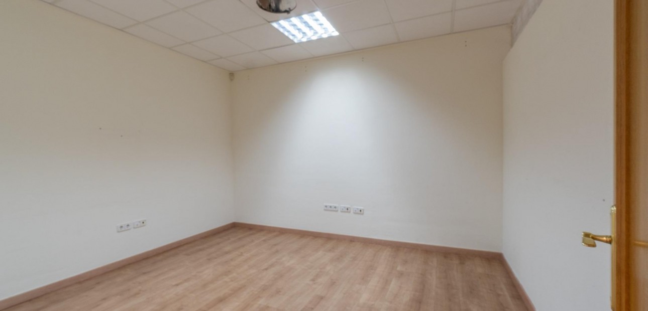 Long time Rental - Commercial Unit -
Orihuela Costa - Playa Flamenca