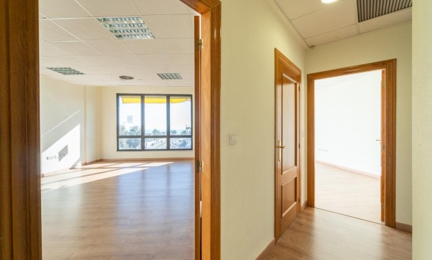 Long time Rental - Commercial Unit -
Orihuela Costa - Playa Flamenca