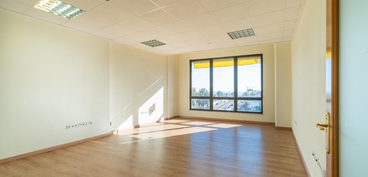 Long time Rental - Commercial Unit -
Orihuela Costa - Playa Flamenca