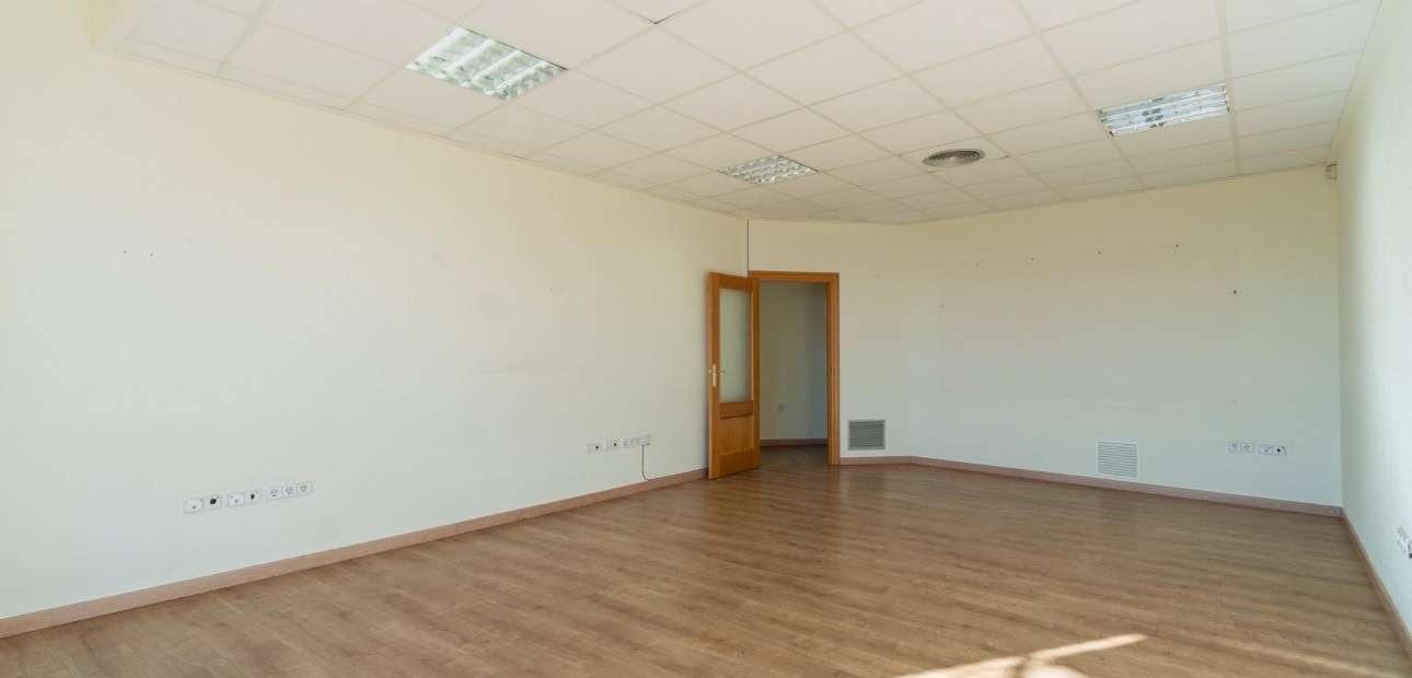 Long time Rental - Commercial Unit -
Orihuela Costa - Playa Flamenca