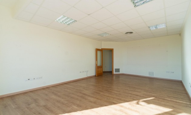 Long time Rental - Commercial Unit -
Orihuela Costa - Playa Flamenca