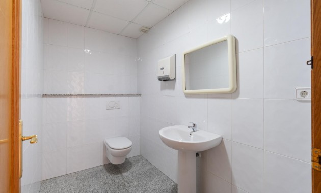 Long time Rental - Commercial Unit -
Orihuela Costa - Playa Flamenca