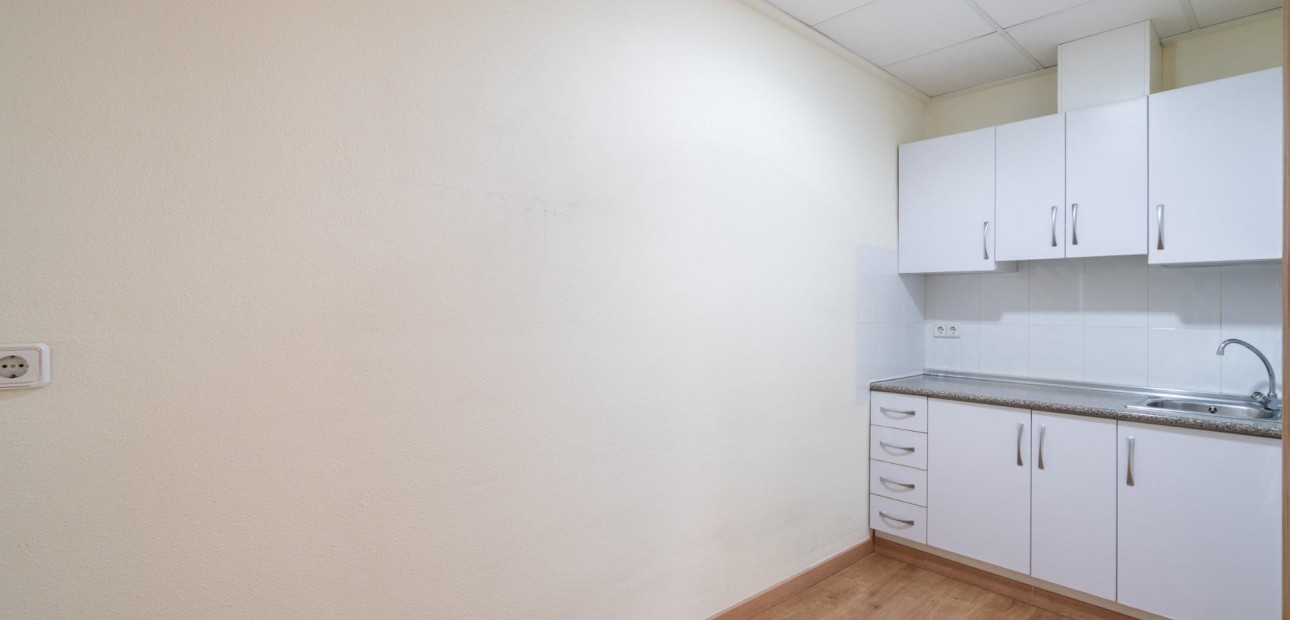 Long time Rental - Commercial Unit -
Orihuela Costa - Playa Flamenca