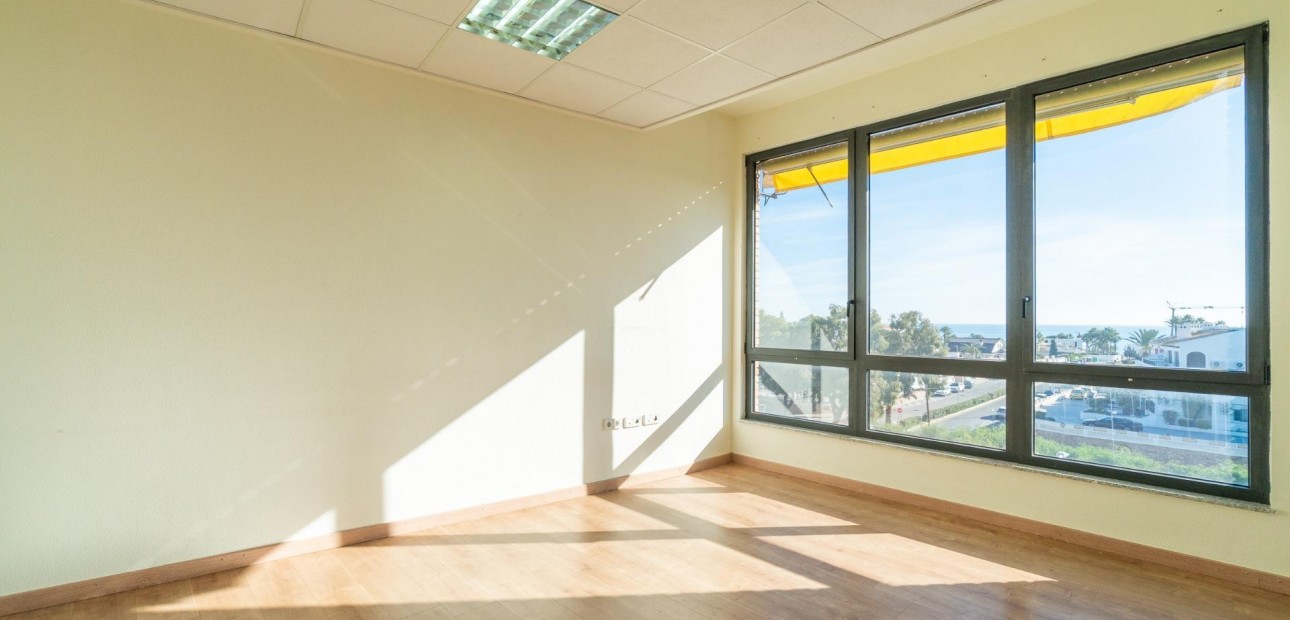 Long time Rental - Commercial Unit -
Orihuela Costa - Playa Flamenca