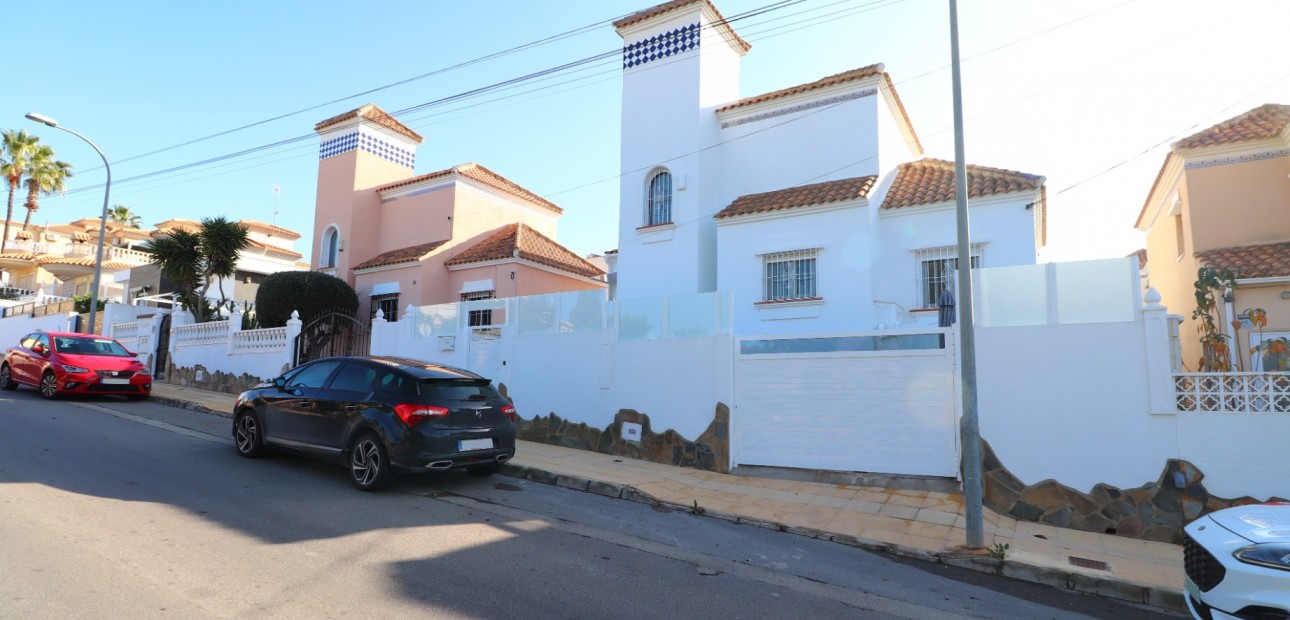 Venta - Detached Villa -
Orihuela Costa - Villamartin
