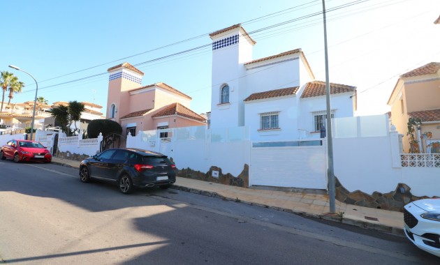 Venta - Detached Villa -
Orihuela Costa - Villamartin