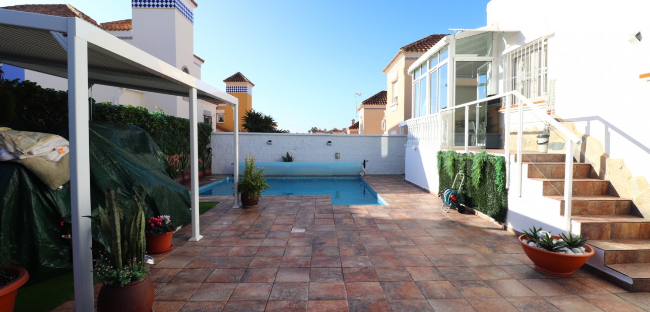Venta - Detached Villa -
Orihuela Costa - Villamartin