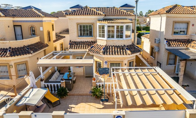 Venta - Villa -
Guardamar del Segura - EL RASO