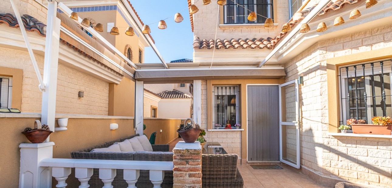 Venta - Villa -
Guardamar del Segura - EL RASO