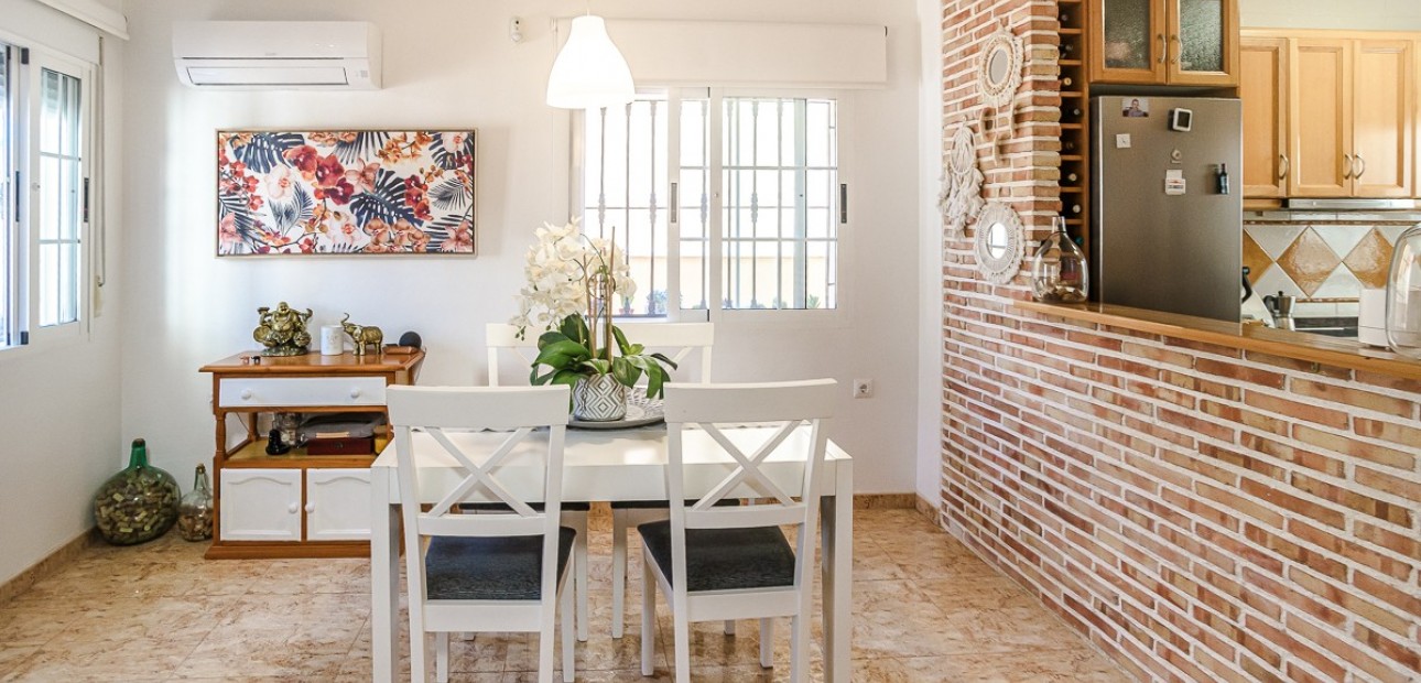 Venta - Villa -
Guardamar del Segura - EL RASO