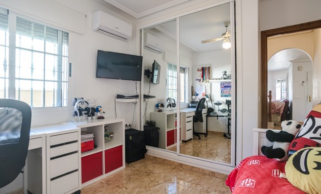 Venta - Villa -
Guardamar del Segura - EL RASO