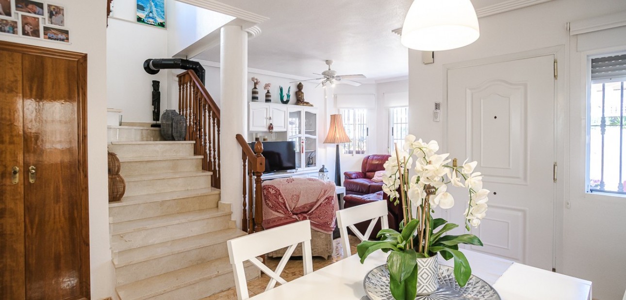 Venta - Villa -
Guardamar del Segura - EL RASO