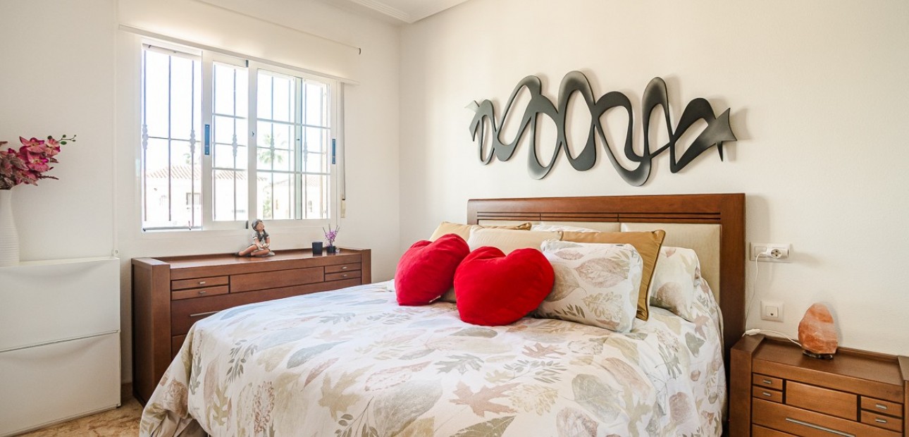 Venta - Villa -
Guardamar del Segura - EL RASO