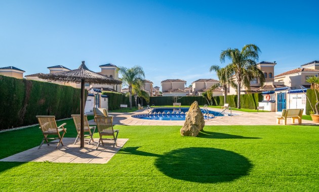 Venta - Villa -
Guardamar del Segura - EL RASO