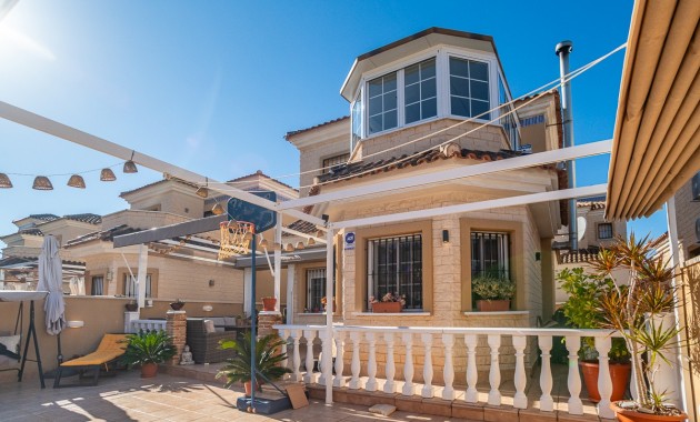 Venta - Villa -
Guardamar del Segura - EL RASO