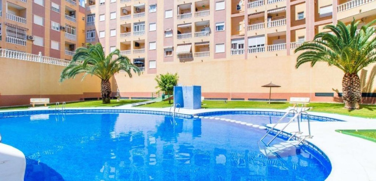 Venta - Apartamento / piso -
Torrevieja - Centro