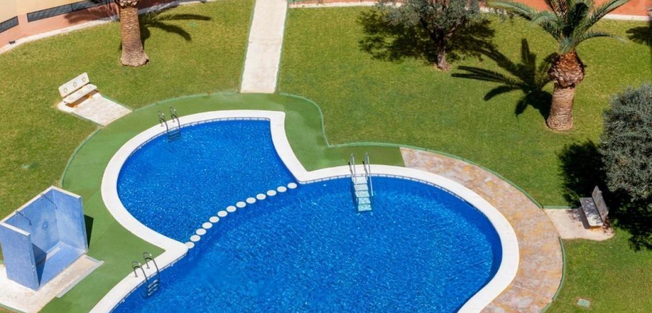 Venta - Apartamento / piso -
Torrevieja - Centro