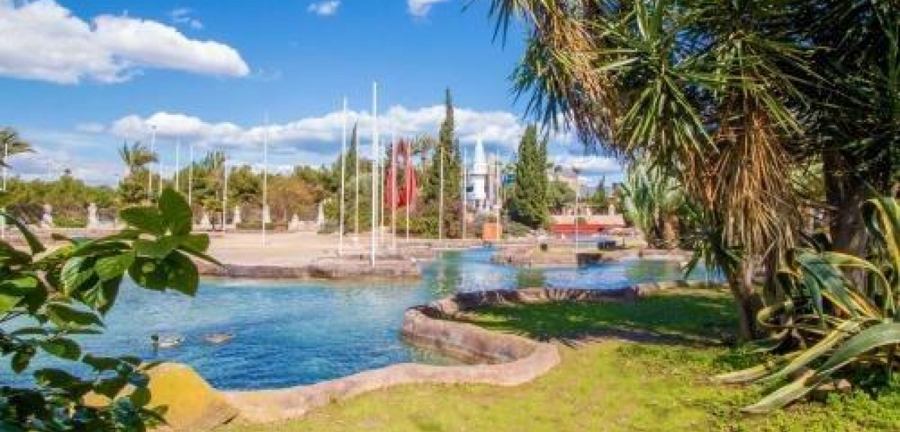 Venta - Apartamento / piso -
Torrevieja - Centro