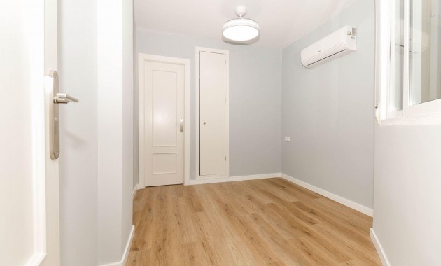 Venta - Apartamento / piso -
Torrevieja - La Mata pueblo