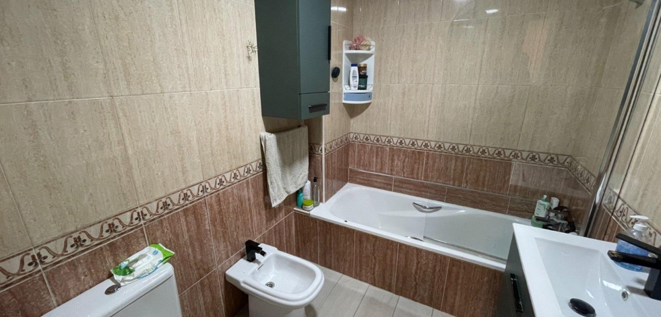 Herverkoop - Appartement / flat -
Torrevieja - torrevieja