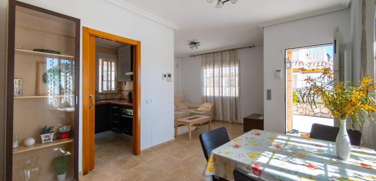 Venta - Villa -
Torrevieja - La Mata