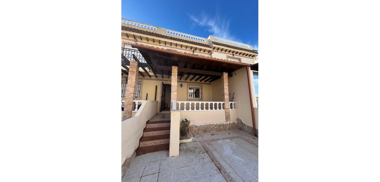 Venta - Terraced house -
Orihuela Costa - Los Almendros-La Florida