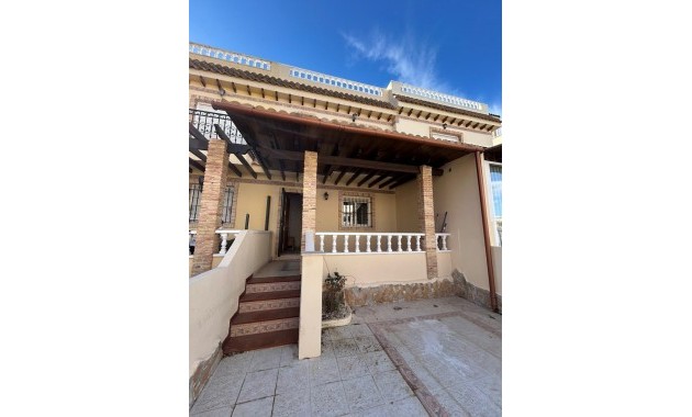 Venta - Terraced house -
Orihuela Costa - Los Almendros-La Florida