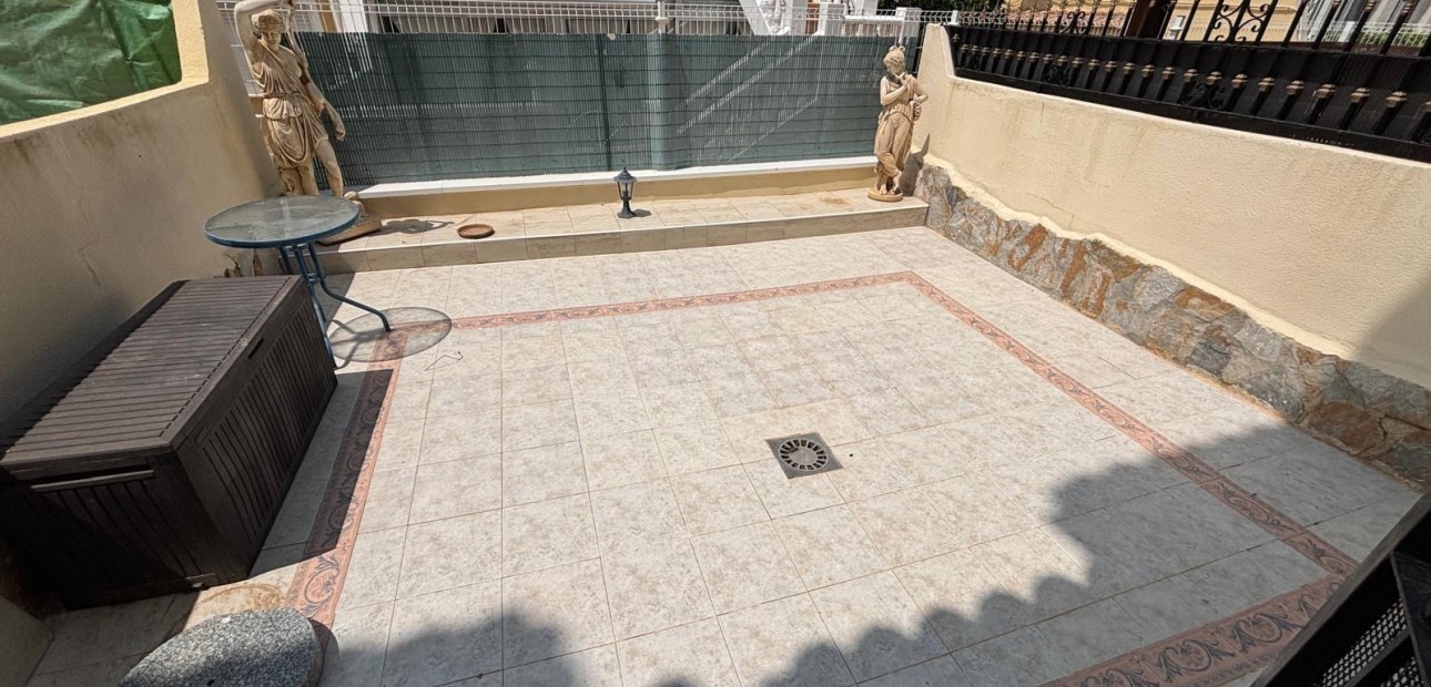 Venta - Terraced house -
Orihuela Costa - Los Almendros-La Florida