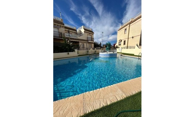 Venta - Terraced house -
Orihuela Costa - Los Almendros-La Florida