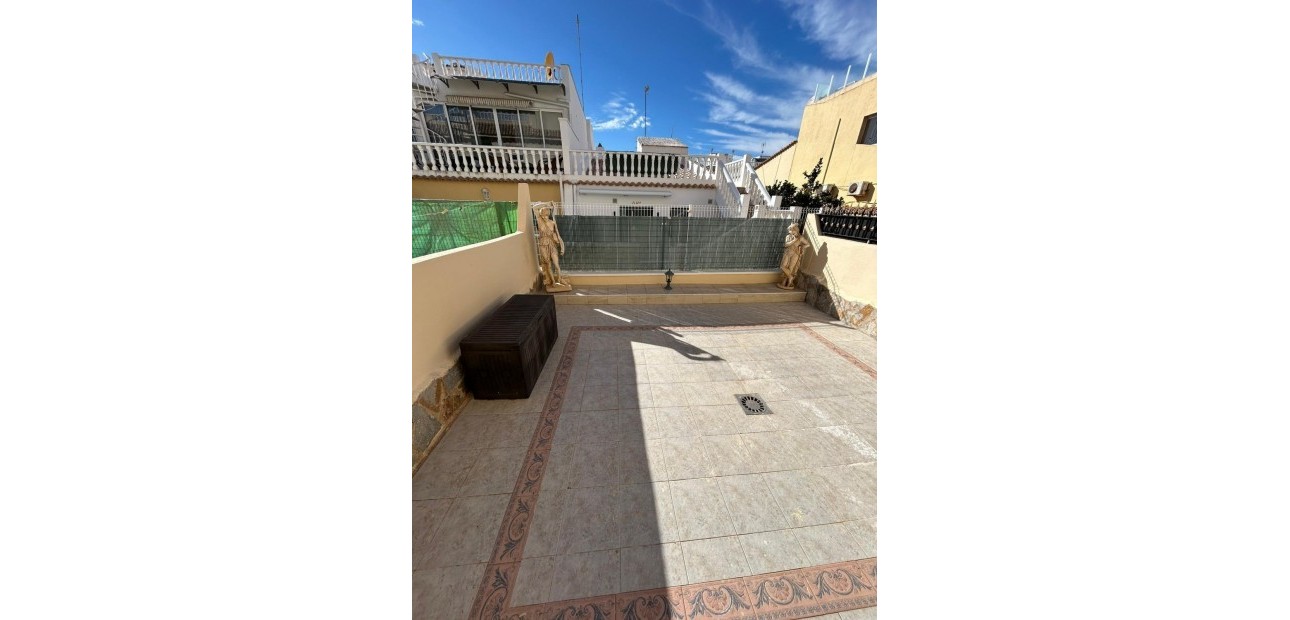 Venta - Terraced house -
Orihuela Costa - Los Almendros-La Florida
