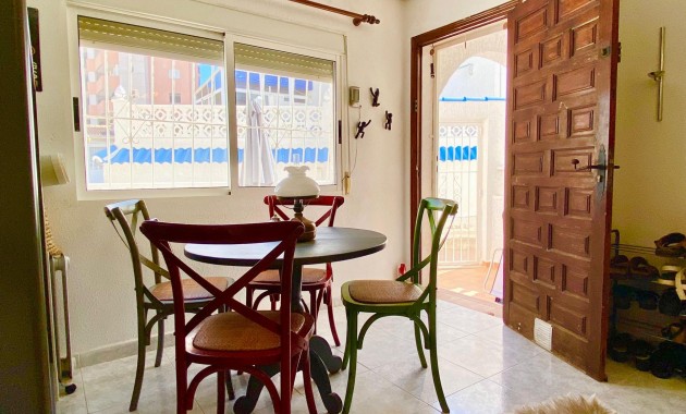 Venta - Apartamento / piso -
Torrevieja - Torrejón