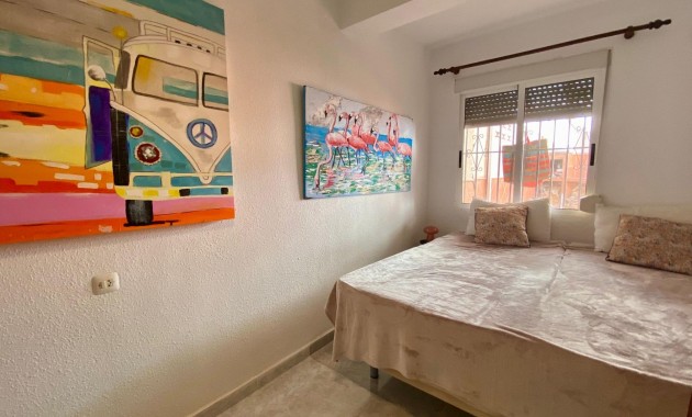 Venta - Apartamento / piso -
Torrevieja - Torrejón