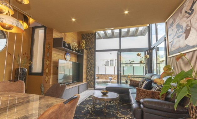 Venta - Villa -
Orihuela Costa - Lomas de Cabo Roig