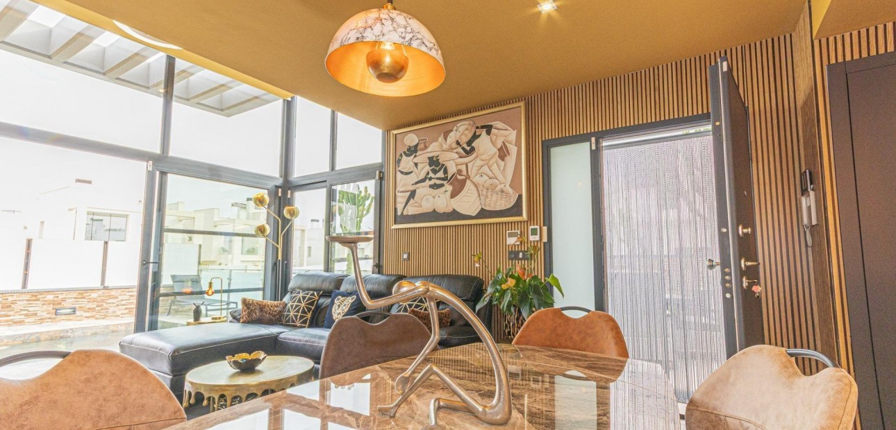 Venta - Villa -
Orihuela Costa - Lomas de Cabo Roig